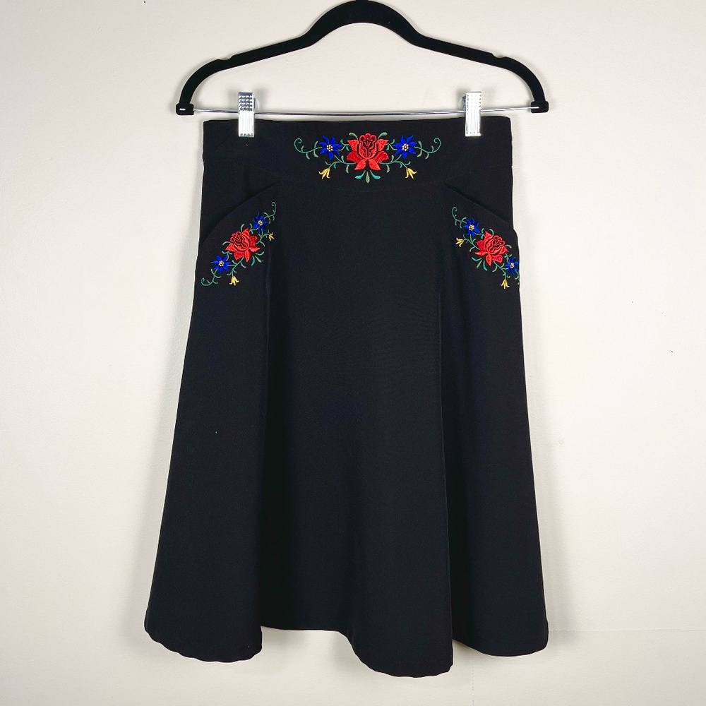 Folk inspired embroidery high waist Myrtlewood ModCloth skirt *With pockets!*